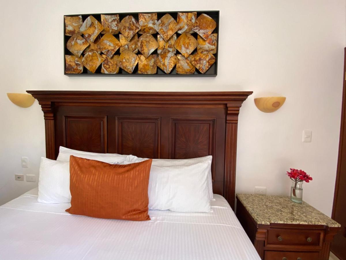 Hotel Las Golondrinas Playa del Carmen Exterior photo
